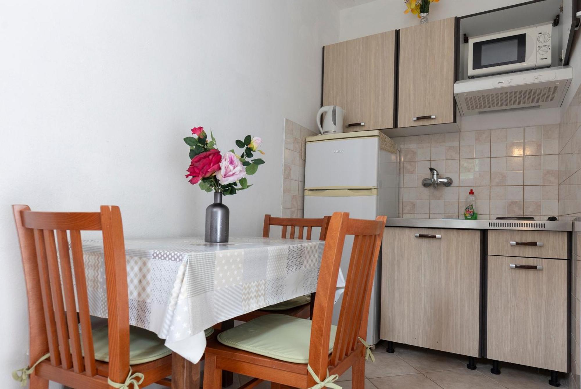 Apartments By The Sea Zuronja, Peljesac - 10137 Brijesta エクステリア 写真
