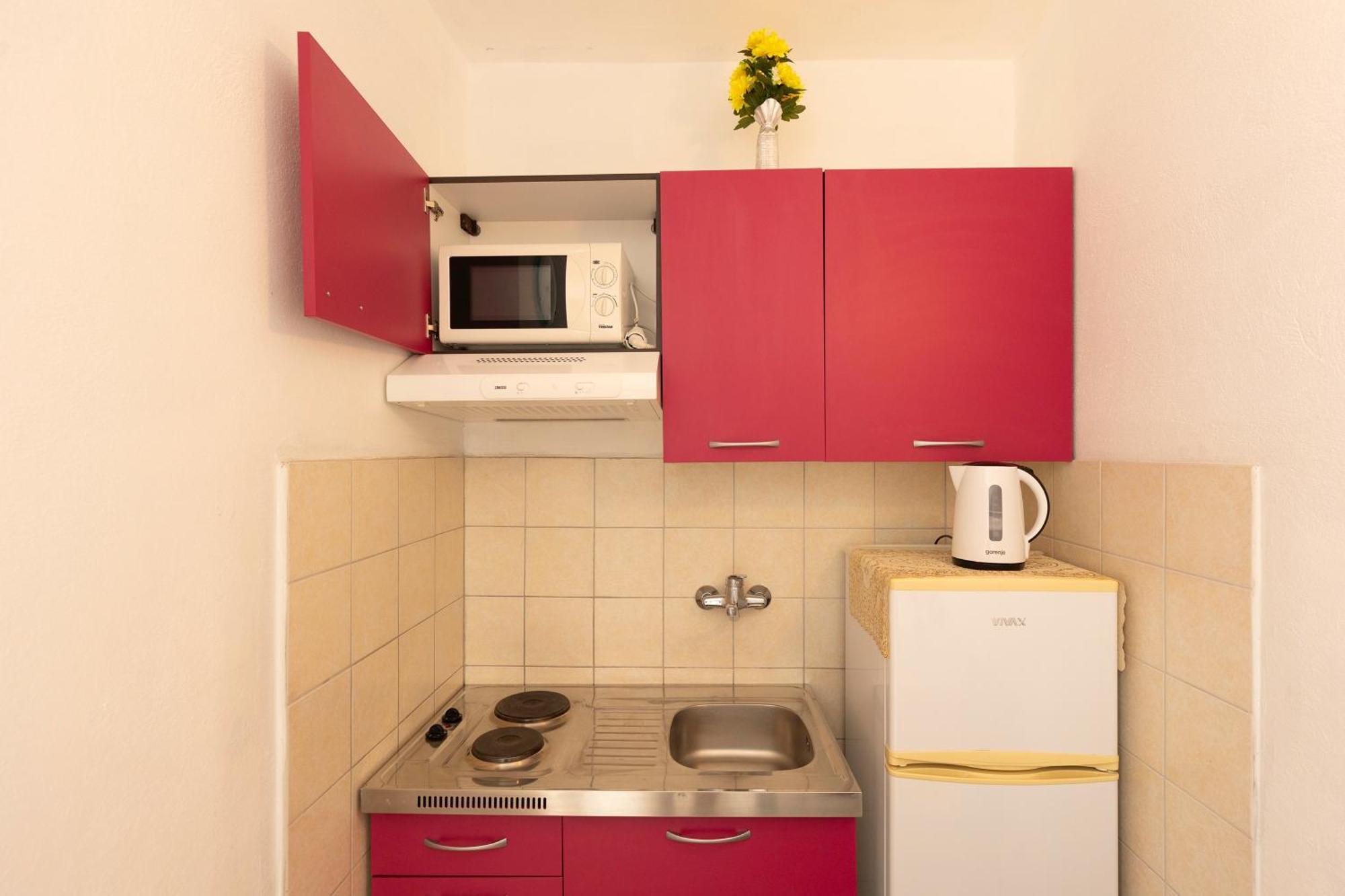 Apartments By The Sea Zuronja, Peljesac - 10137 Brijesta エクステリア 写真