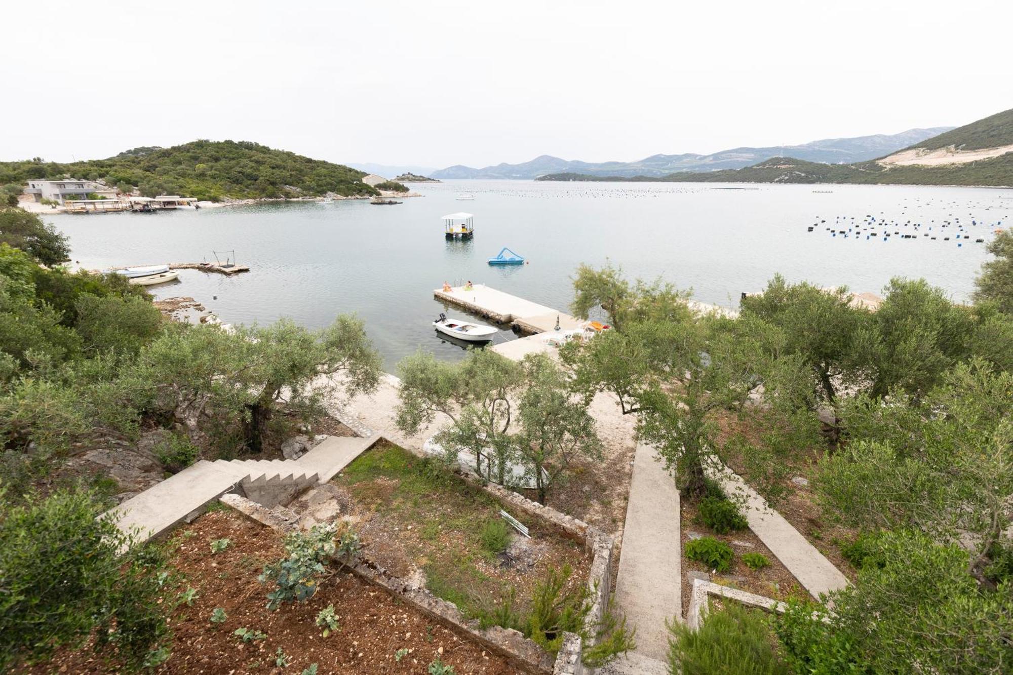 Apartments By The Sea Zuronja, Peljesac - 10137 Brijesta エクステリア 写真