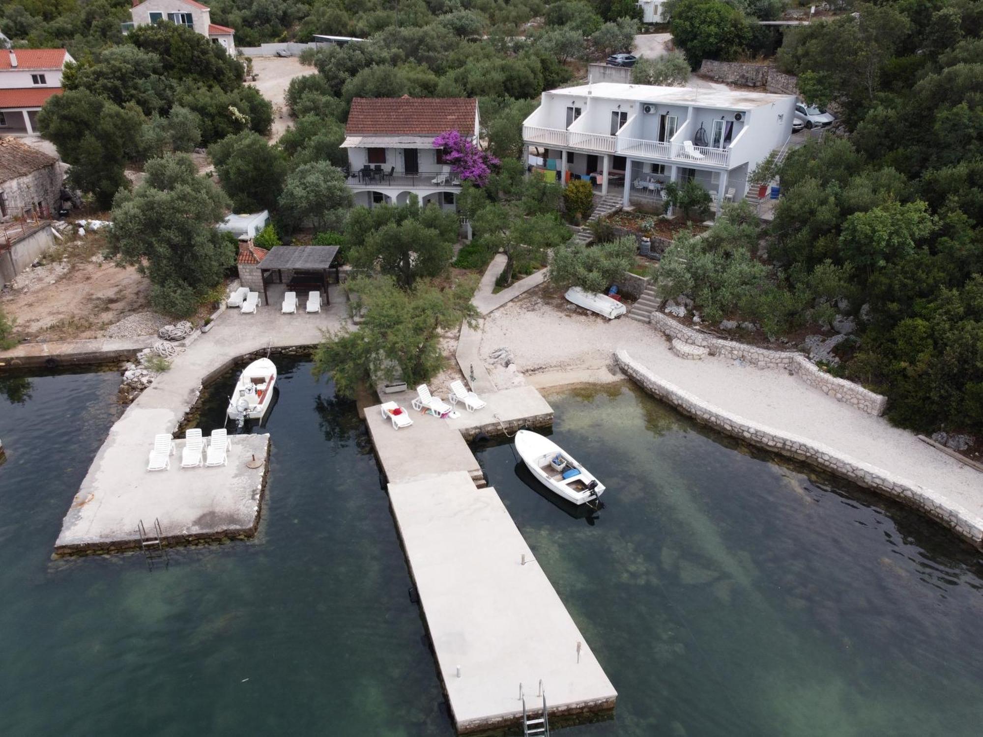 Apartments By The Sea Zuronja, Peljesac - 10137 Brijesta エクステリア 写真